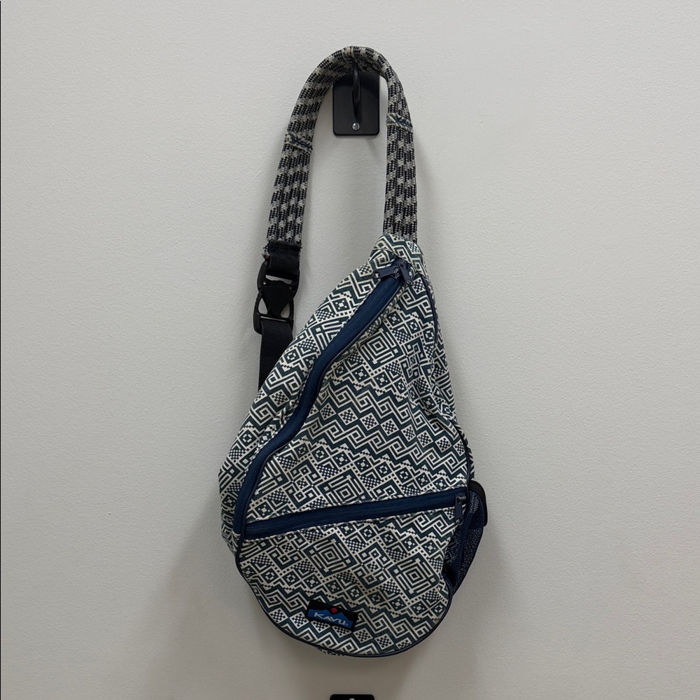 Kavu Slingpack Sling Bag Blue White Geometric Pattern Paxton Rope Bag!